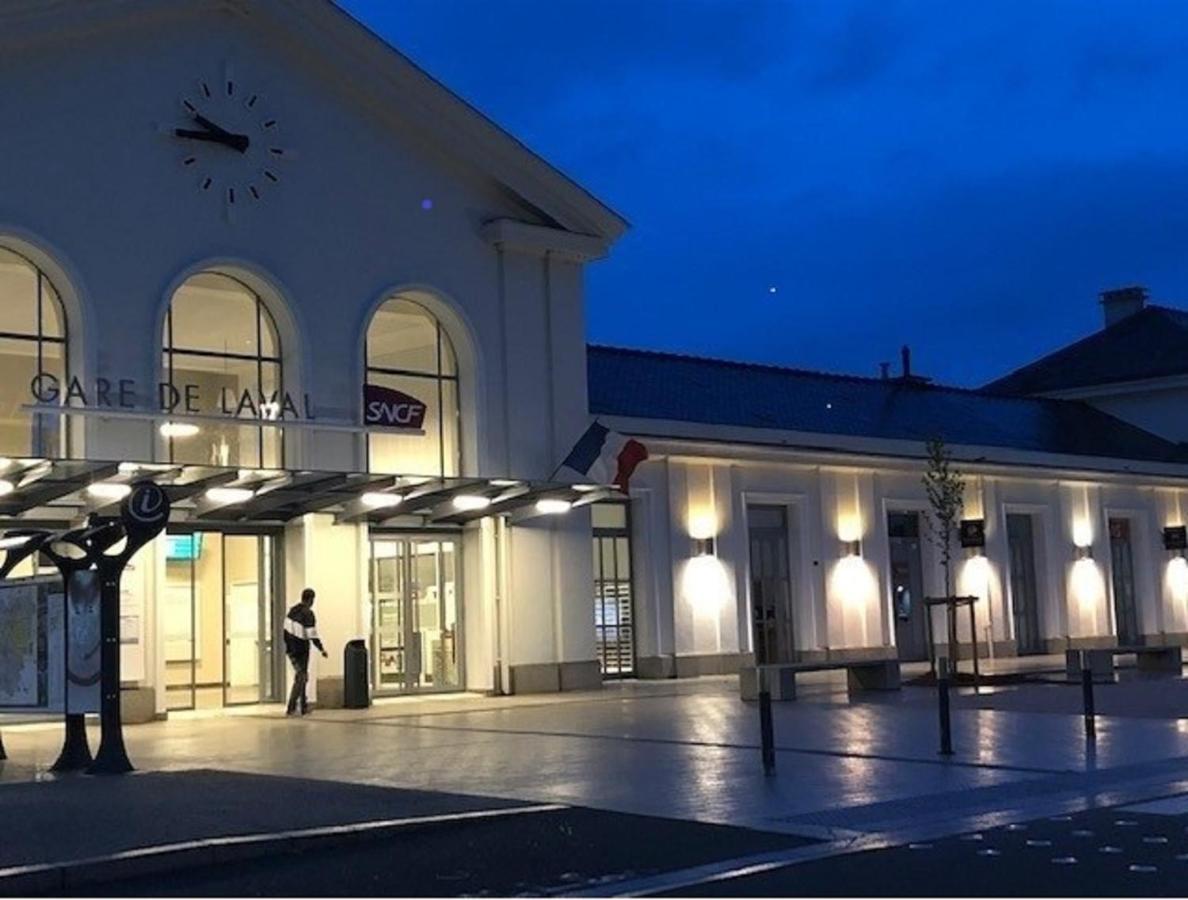 Hotel Et Apparts Marin Laval  Exterior foto