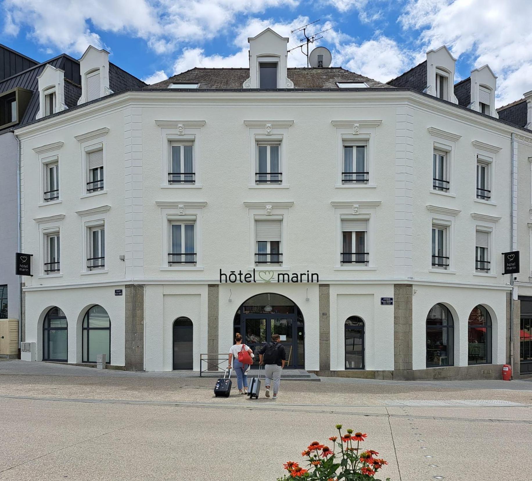 Hotel Et Apparts Marin Laval  Exterior foto